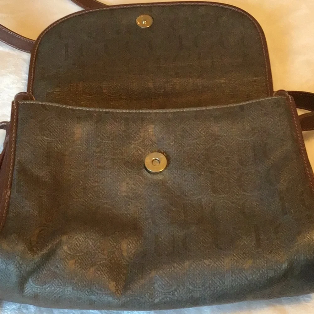 Vintage Gucci Bags - Picture 12 of 15
